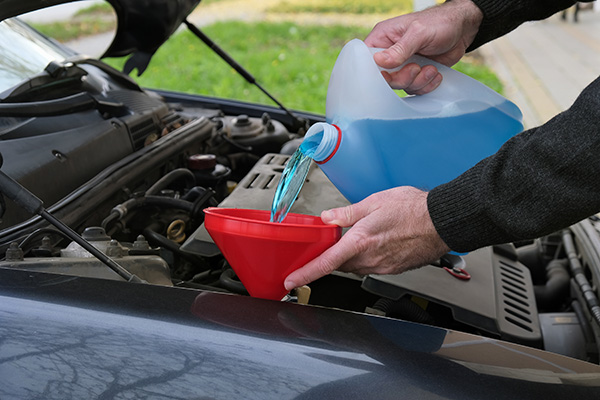 What Are the Different Types of Windshield Wiper Fluid? | Roesbery Car Care Walnut Creek